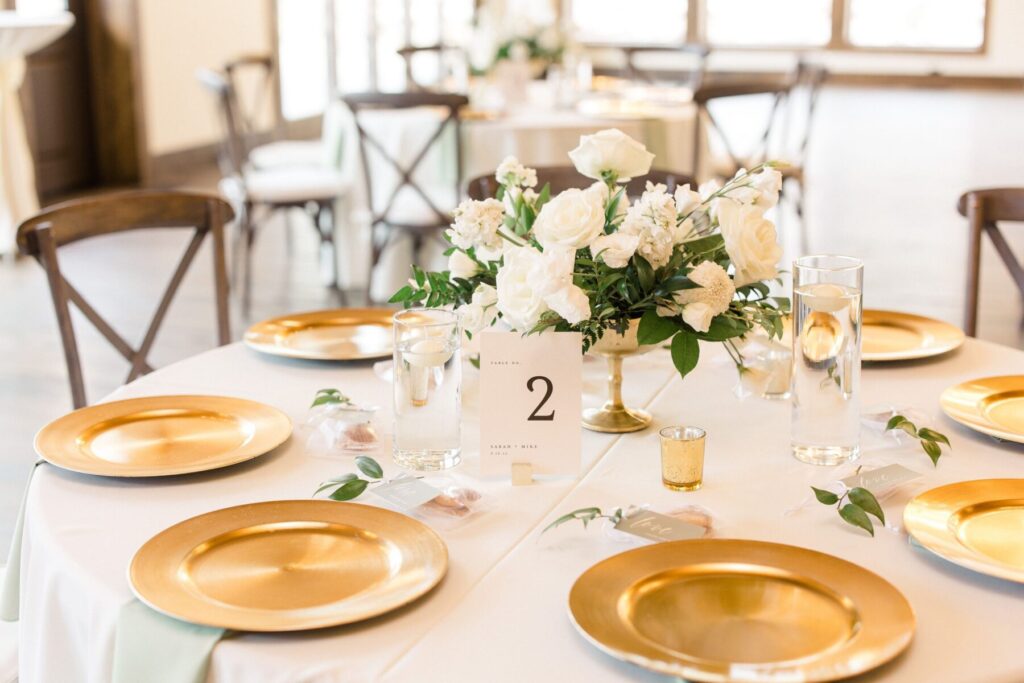 Black Canyon Inn wedding table design by Aspen & Ivy